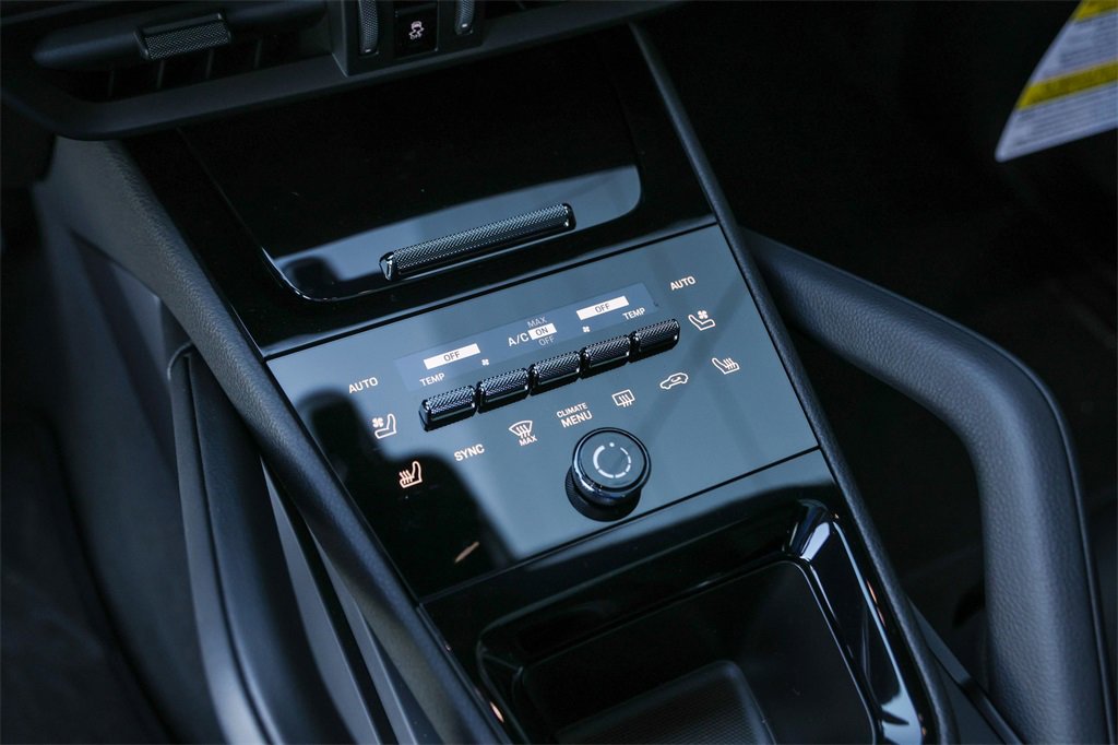 Used 2025 Porsche Cayenne image 18