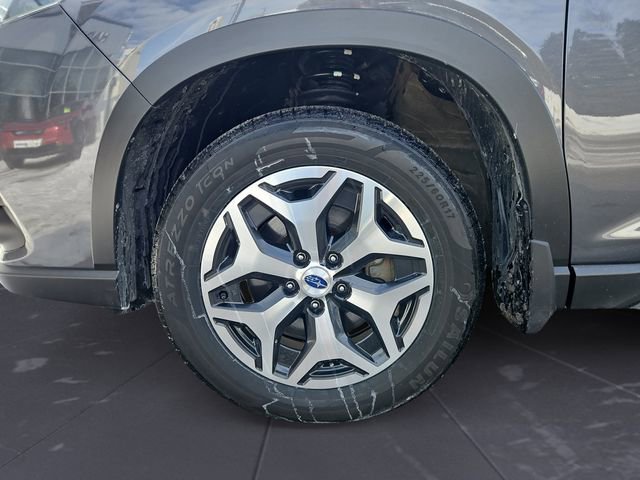 Used 2023 Subaru Forester Premium image 14
