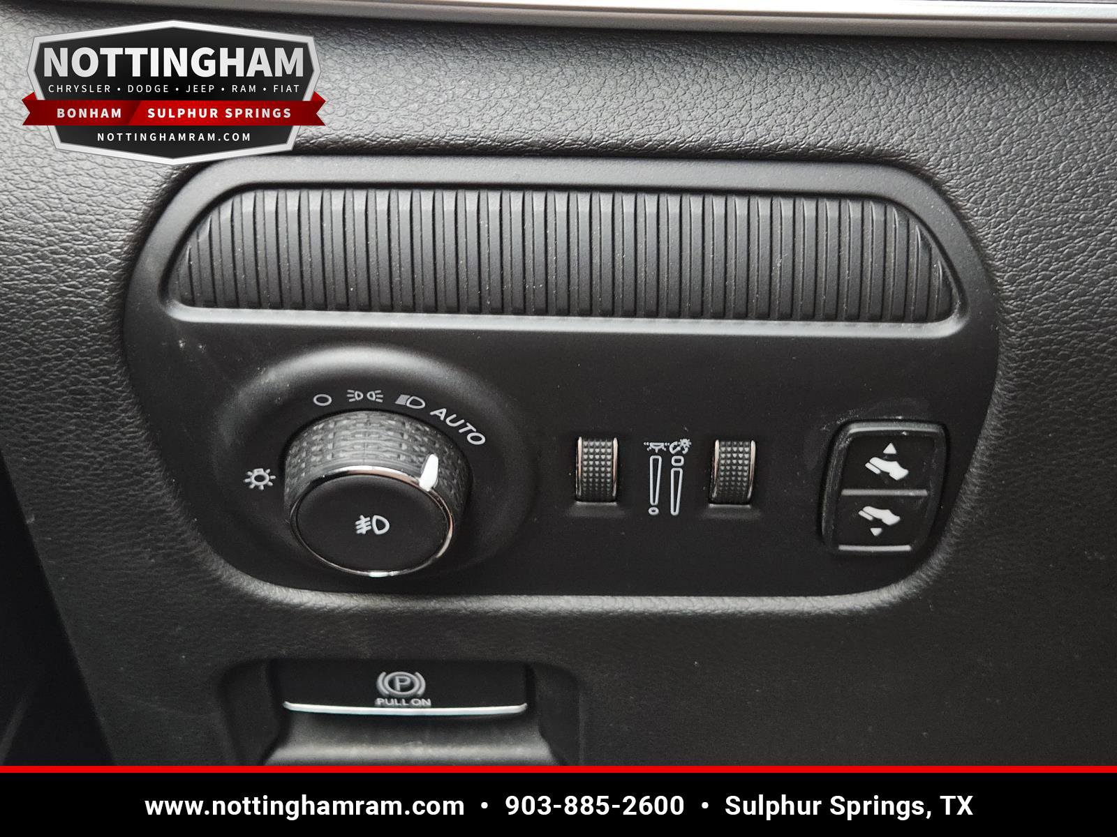 Used 2024 Jeep Wagoneer Series II AWD/4WD image 17