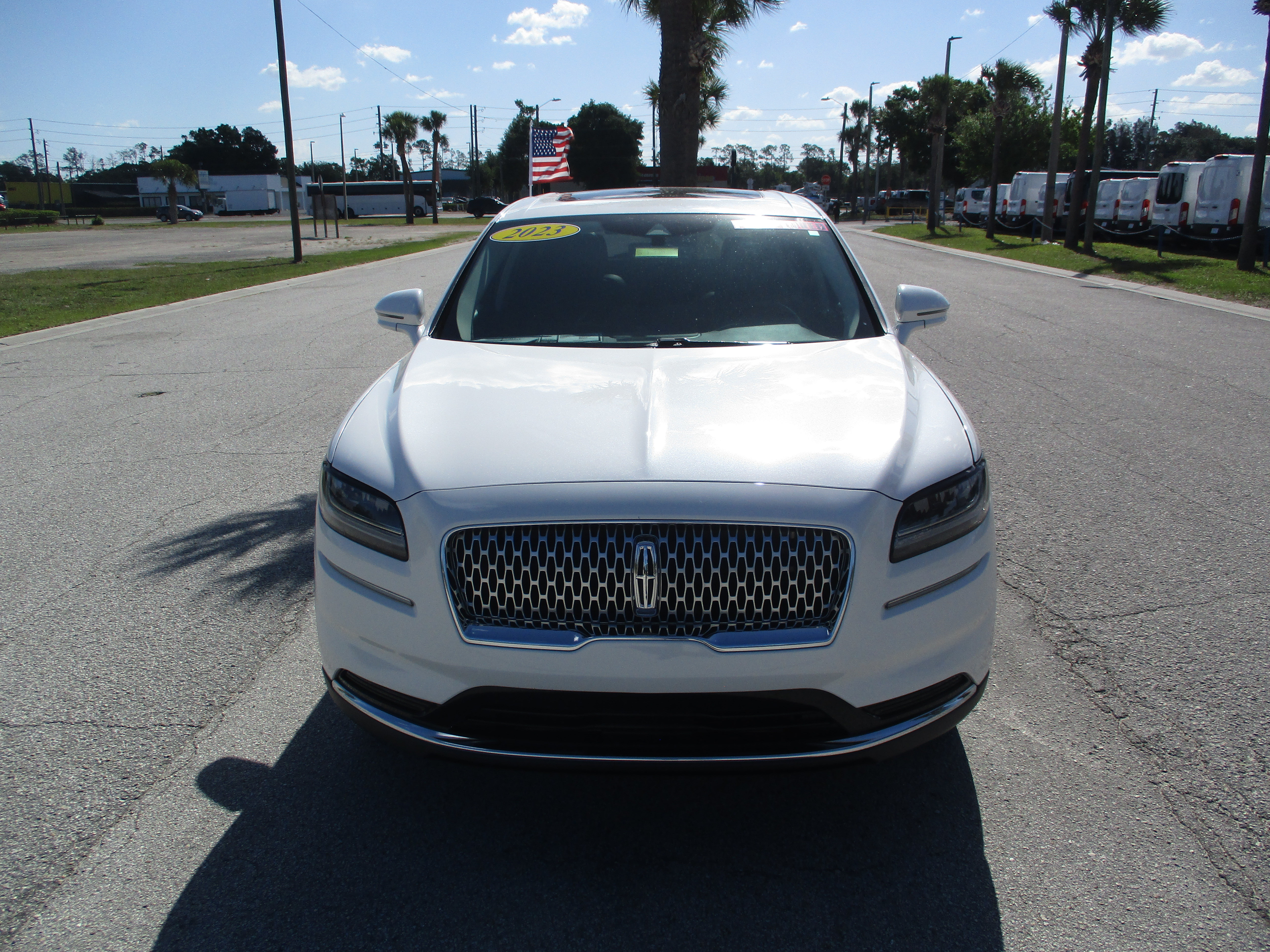Used 2023 Lincoln Nautilus Reserve FWD image 2