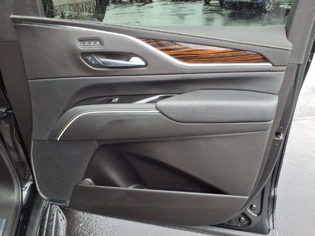 Used 2024 Cadillac Escalade Premium Luxury AWD/4WD image 27