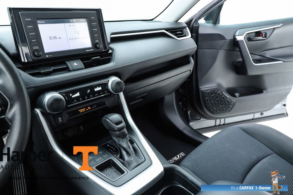 Used 2020 Toyota RAV4 LE image 60