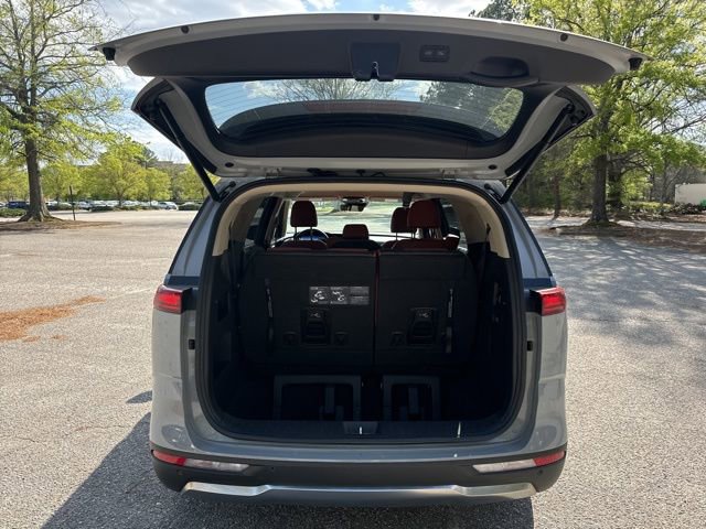 Used 2023 Kia Carnival SX image 25