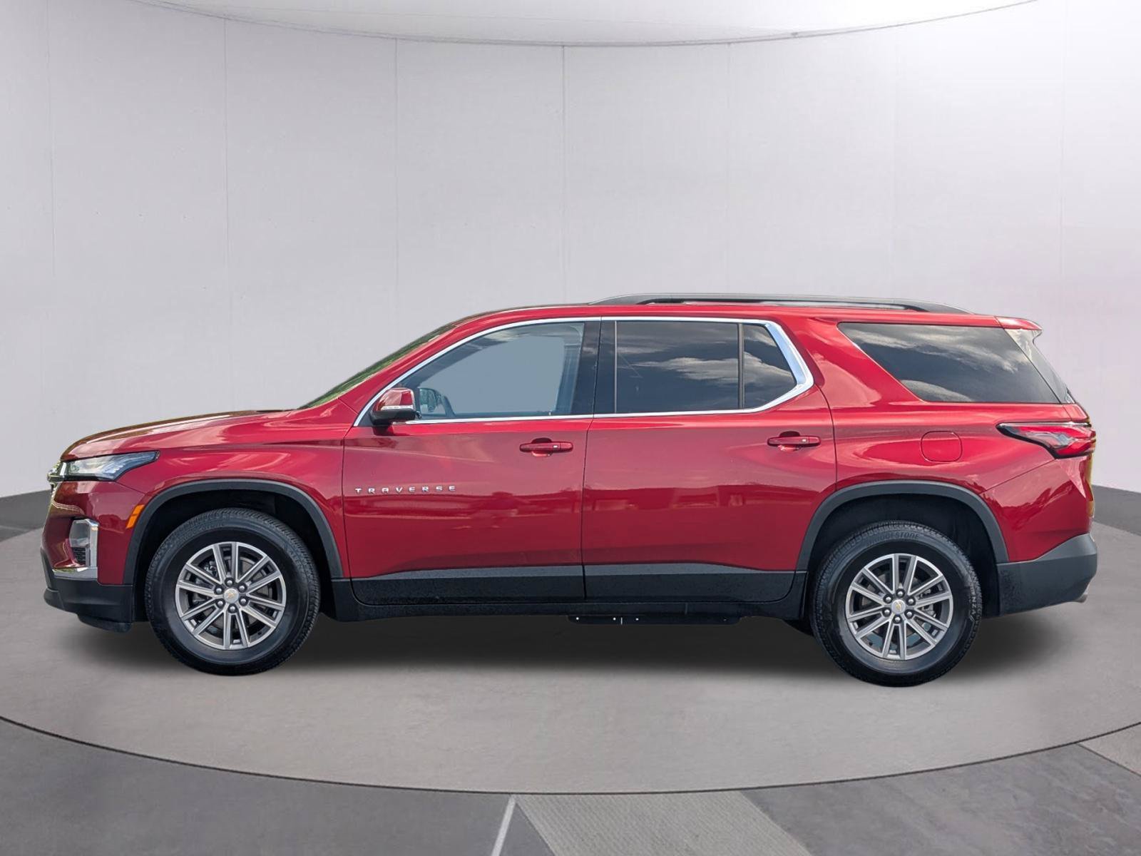 Certified 2023 Chevrolet Traverse LT FWD image 2