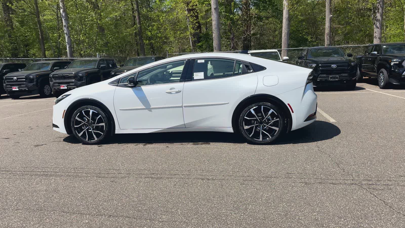 New 2026 Toyota Prius Plug-In Hybrid FWD image 5