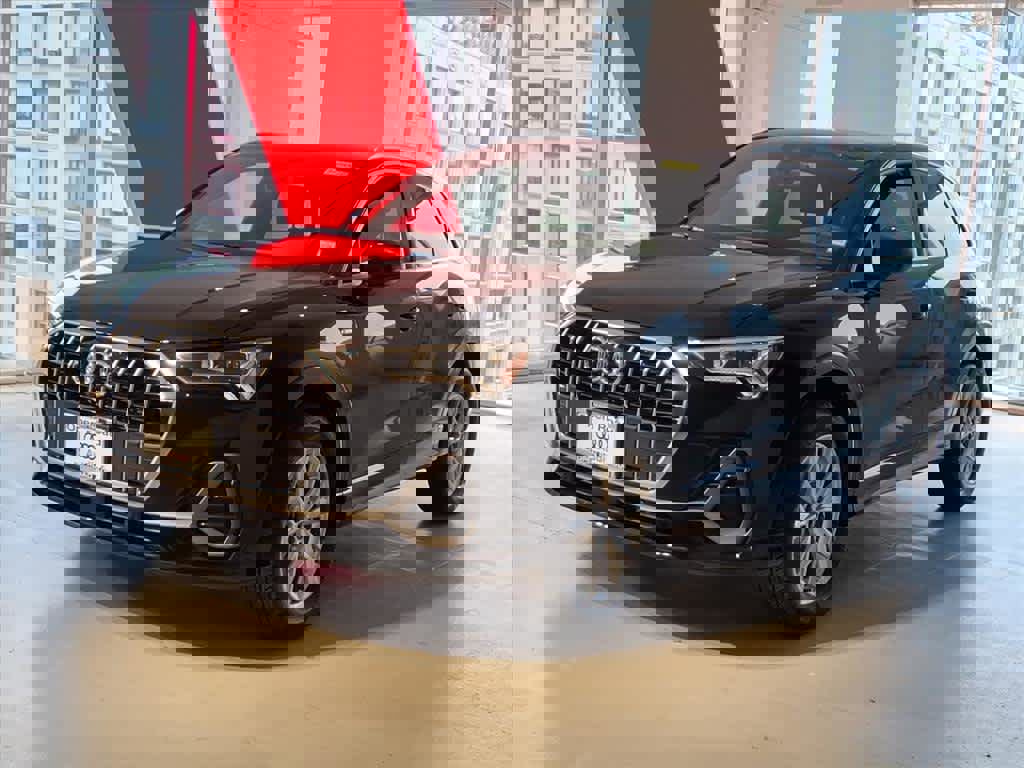 Certified 2025 Audi Q3 2.0T Premium Plus w/ Premium Plus Package