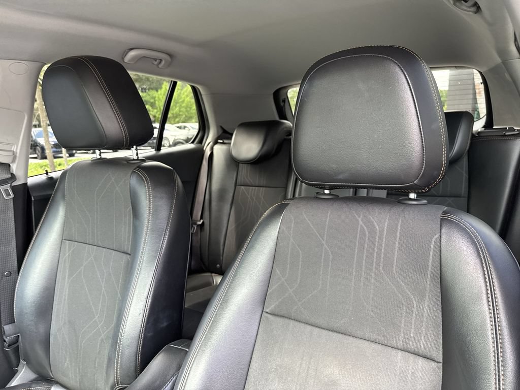 Used 2019 Chevrolet Trax LT w/ LT Convenience Package FWD image 41