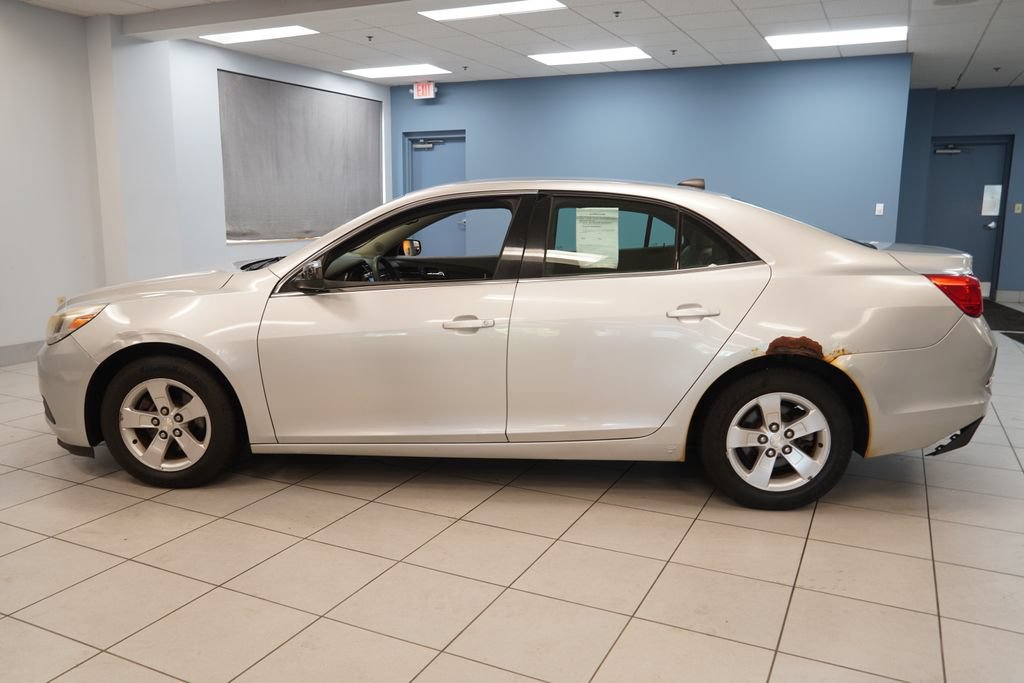 Used 2013 Chevrolet Malibu LS FWD image 2
