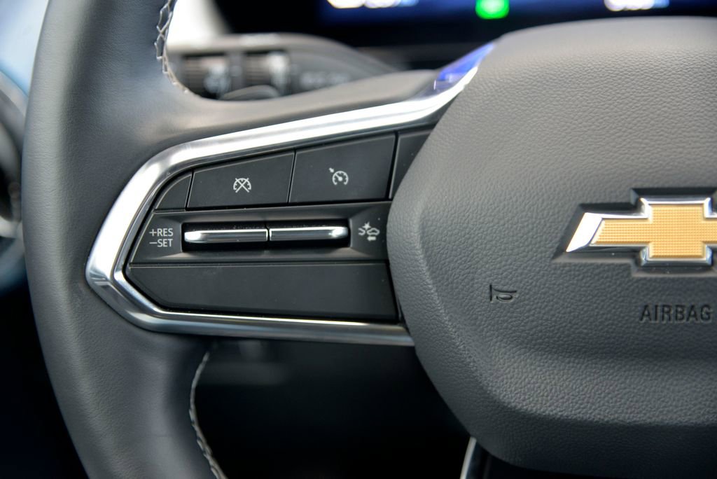 Used 2025 Chevrolet Equinox EV LT w/ Convenience Package II image 23