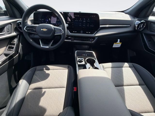 New 2026 Chevrolet Equinox LT w/ Convenience Package II FWD image 17