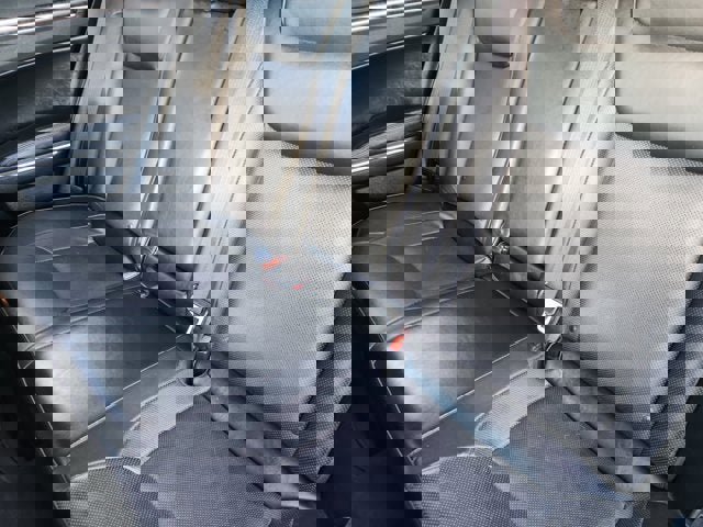 Used 2018 Chrysler 300 Limited image 13