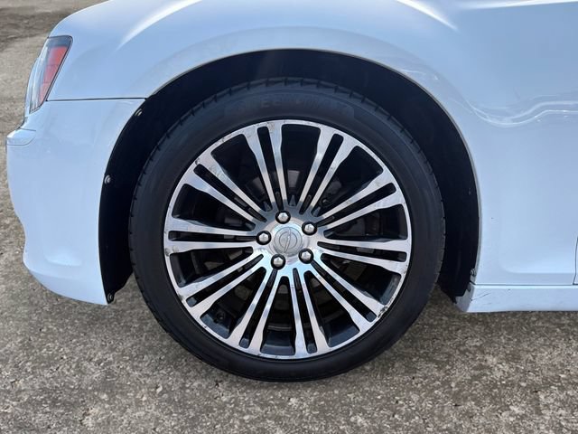 Used 2014 Chrysler 300 S RWD image 14