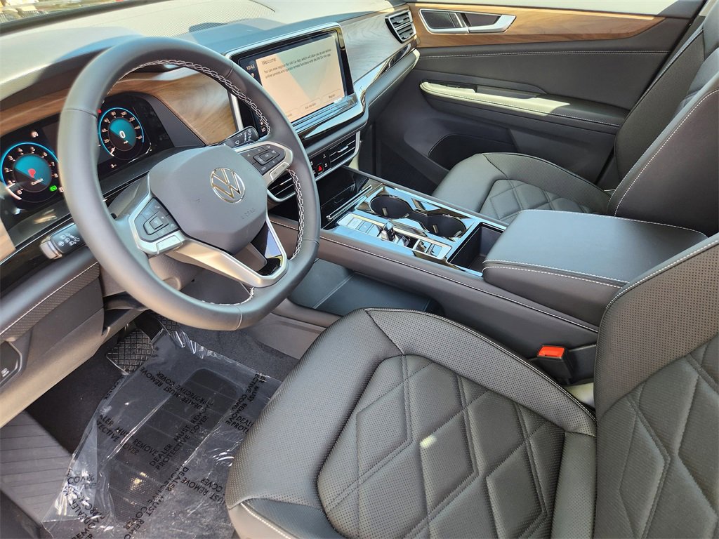 New 2025 Volkswagen Atlas Peak Edition SE image 6