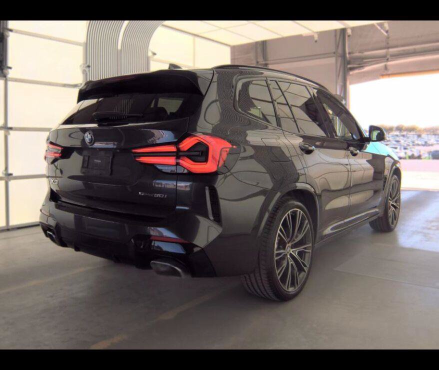 Used 2022 BMW X3 sDrive30i w/ M Sport Package 2 RWD image 9