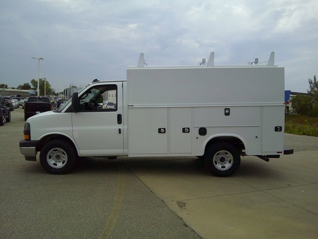 New 2025 GMC Savana 3500 w/ Power Convenience Package image 5
