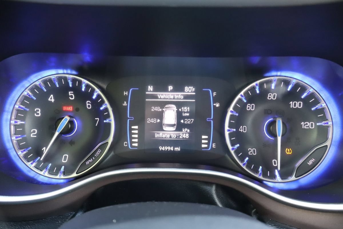 Used 2022 Chrysler Voyager LX FWD image 33