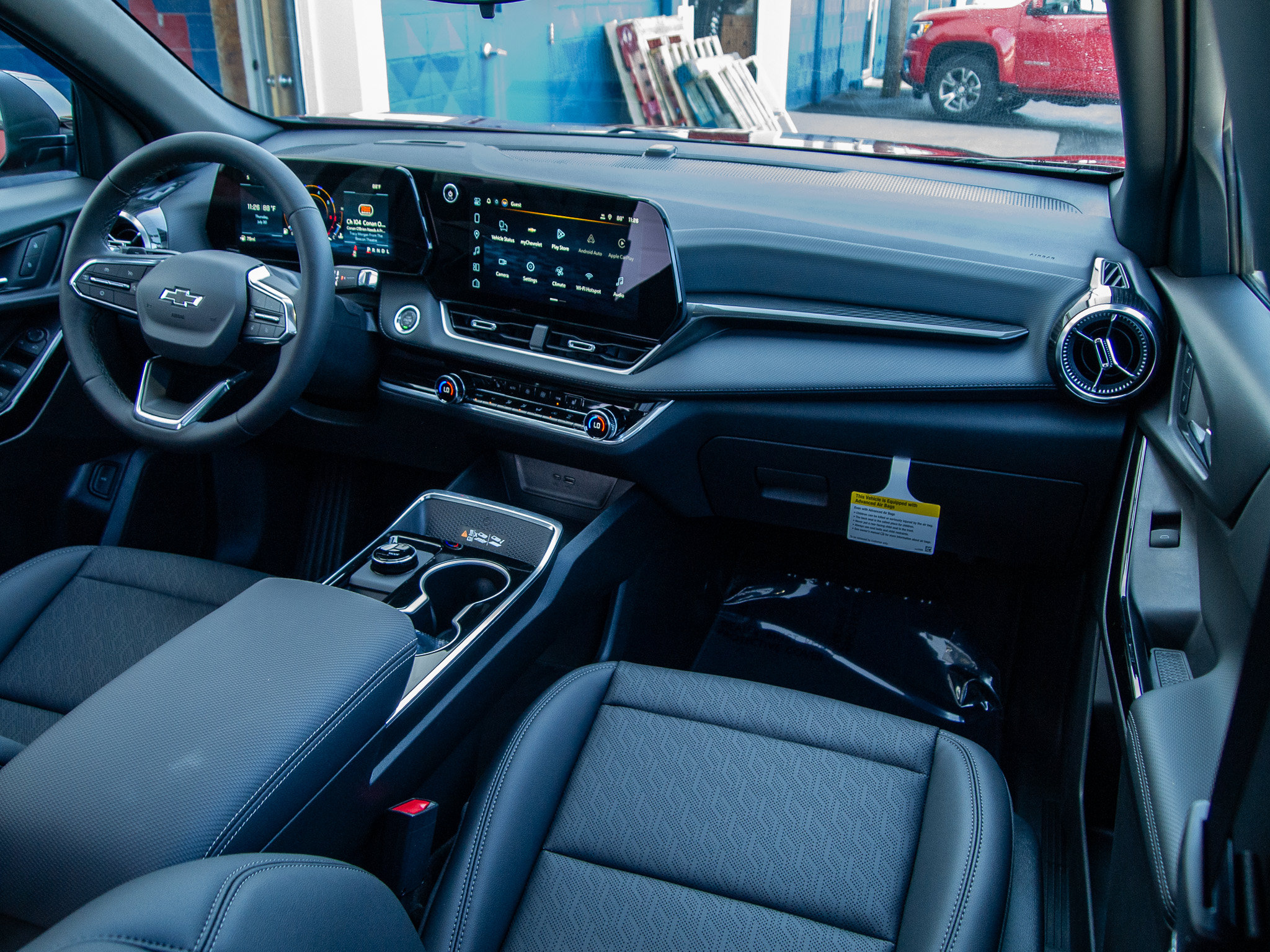 New 2027 Chevrolet Equinox LT w/ Convenience Package II FWD image 29