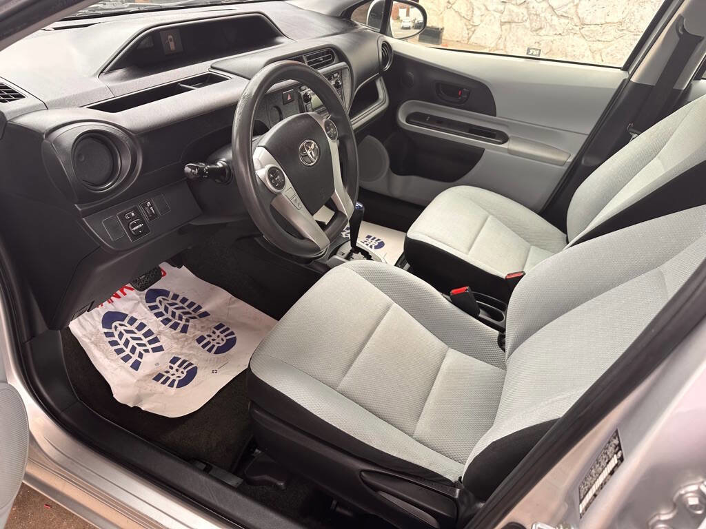 Used 2012 Toyota Prius C One FWD image 12