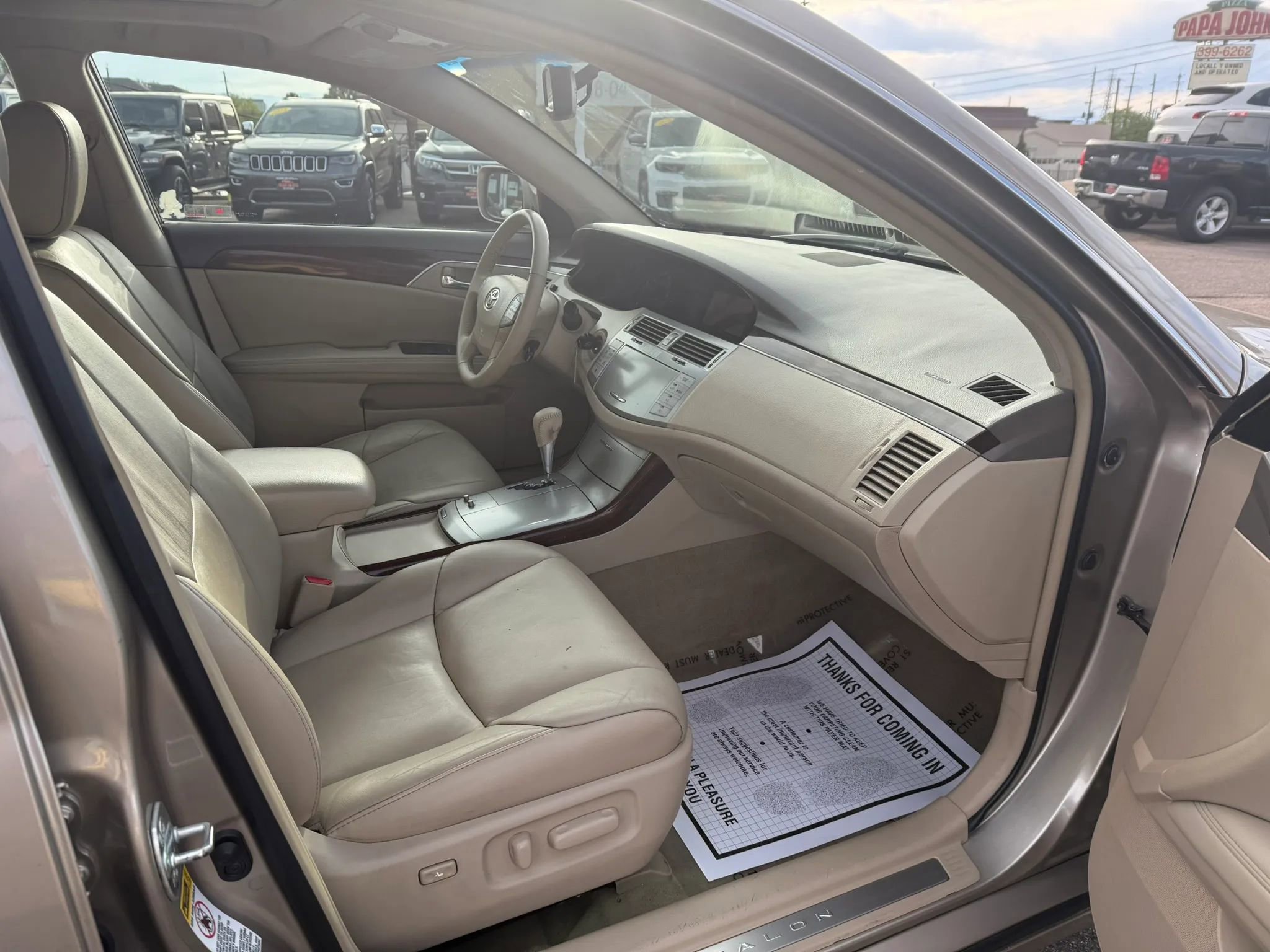 Used 2009 Toyota Avalon XLS FWD image 16