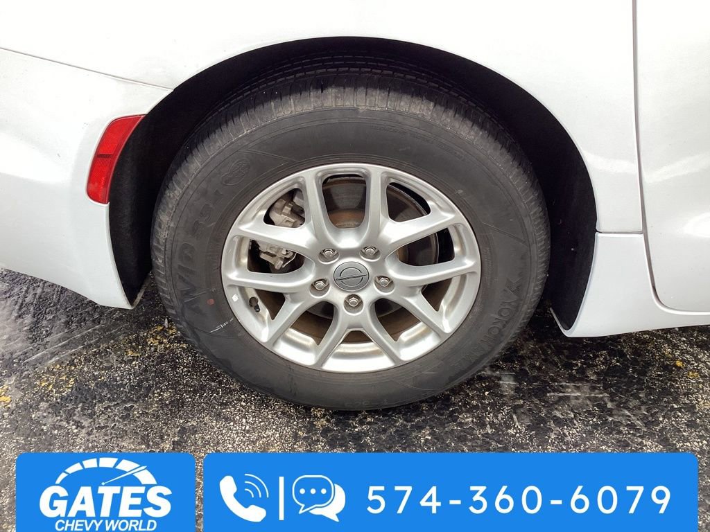 Used 2024 Chrysler Pacifica Touring-L image 34