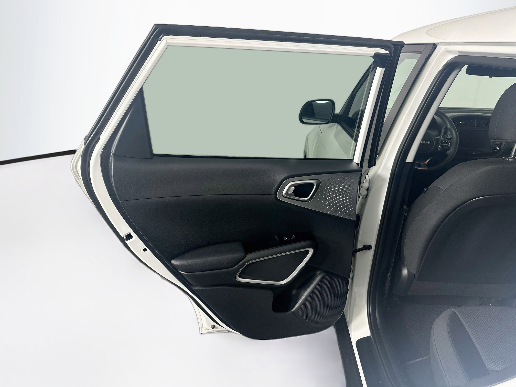 Used 2025 Kia Soul LX w/ LX Technology Package FWD image 26