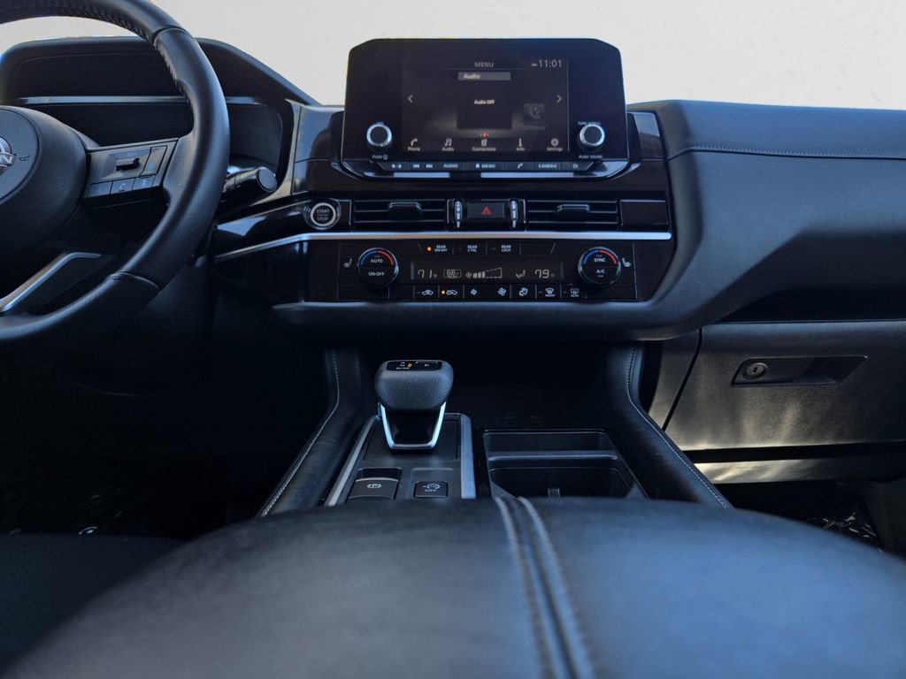Used 2024 Nissan Pathfinder SV image 12