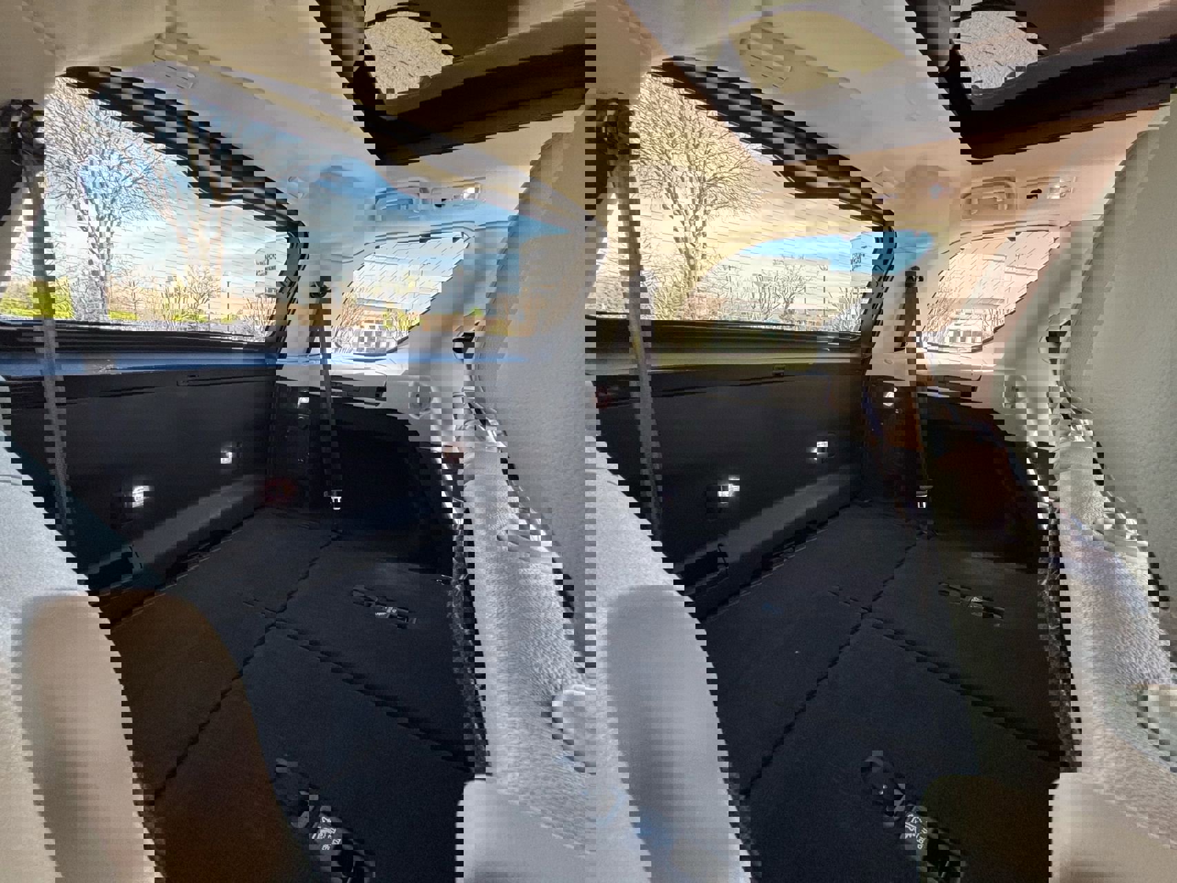 Used 2017 Land Rover Discovery SE image 21