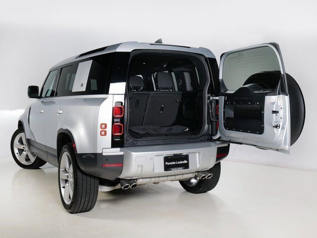 Used 2024 Land Rover Defender 110 SE AWD/4WD image 33