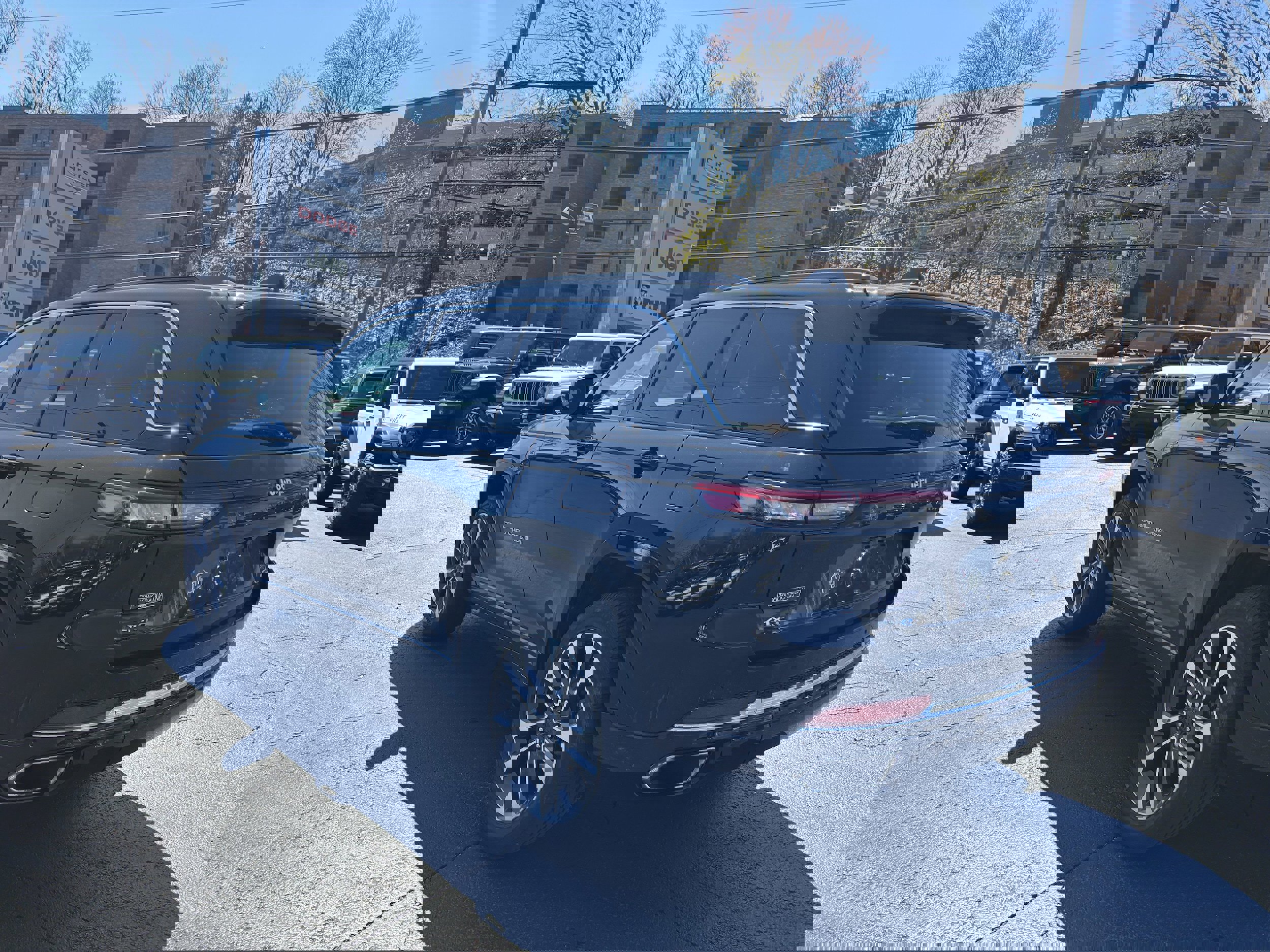 Used 2024 Jeep Grand Cherokee Overland w/ Luxury Tech Group IV image 7