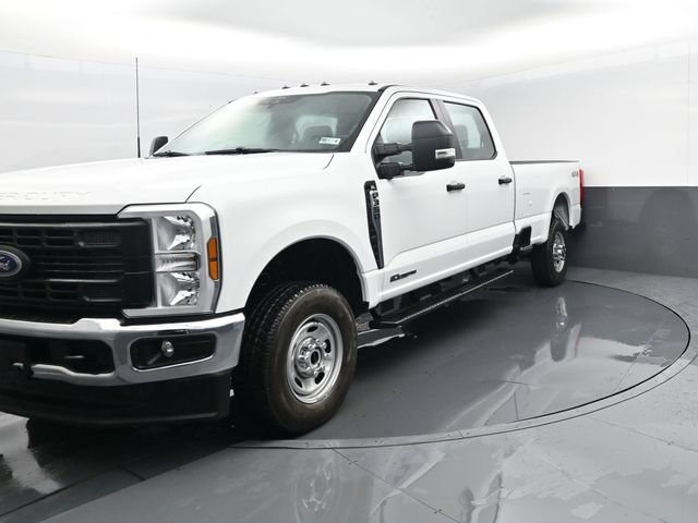Used 2025 Ford F350 XL AWD/4WD image 2