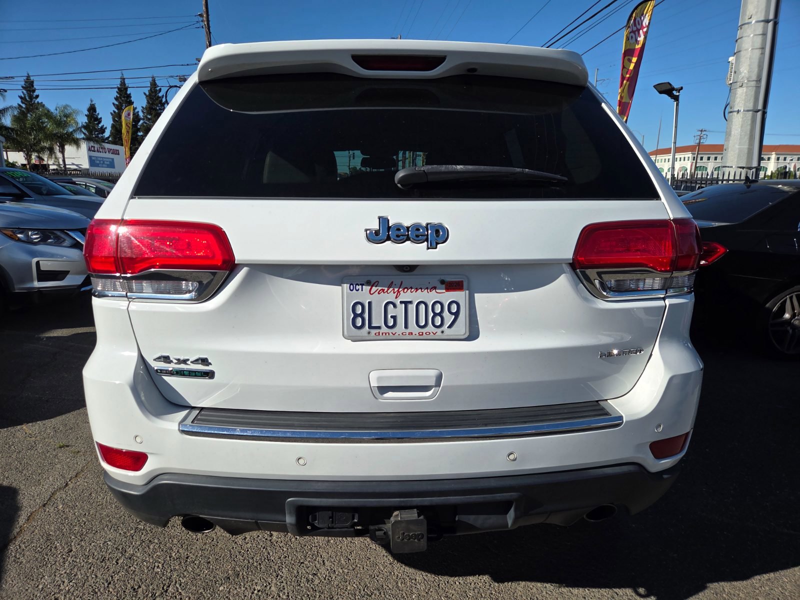 Used 2014 Jeep Grand Cherokee Limited w/ Luxury Group II image 3