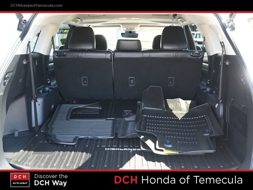 Used 2022 Toyota Highlander XLE FWD image 22