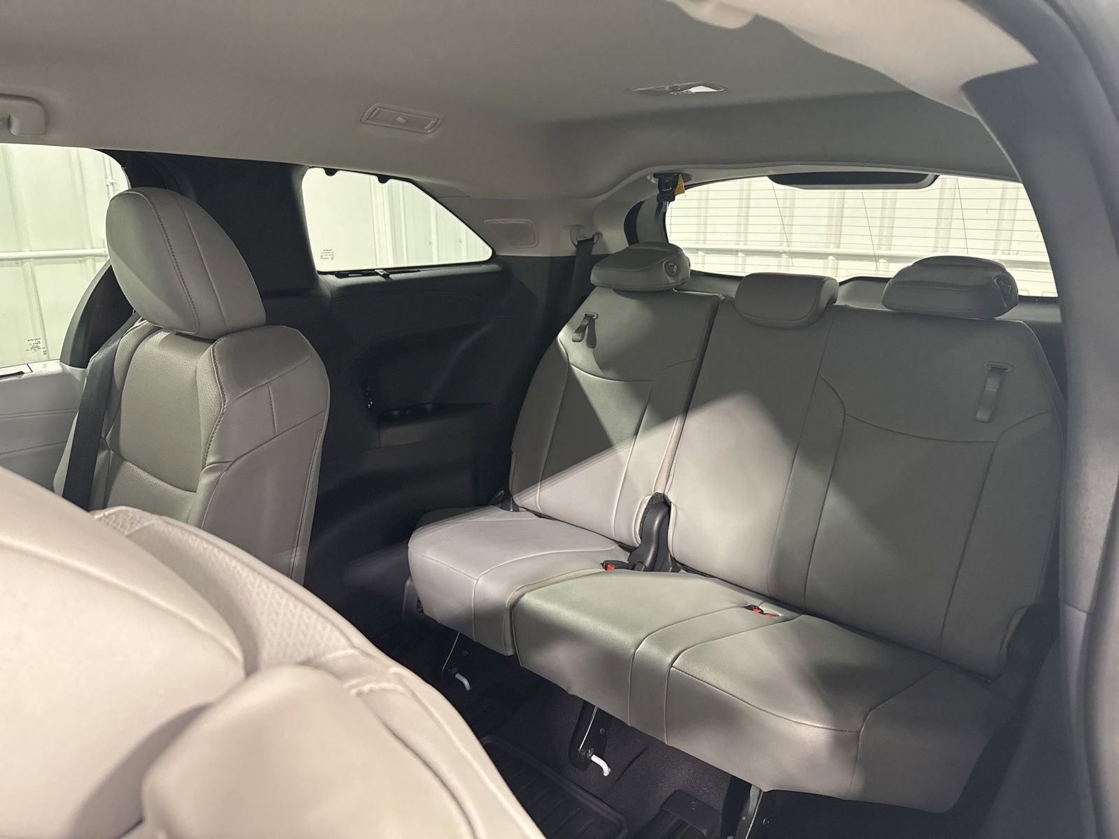 New 2026 Toyota Sienna XLE FWD image 18