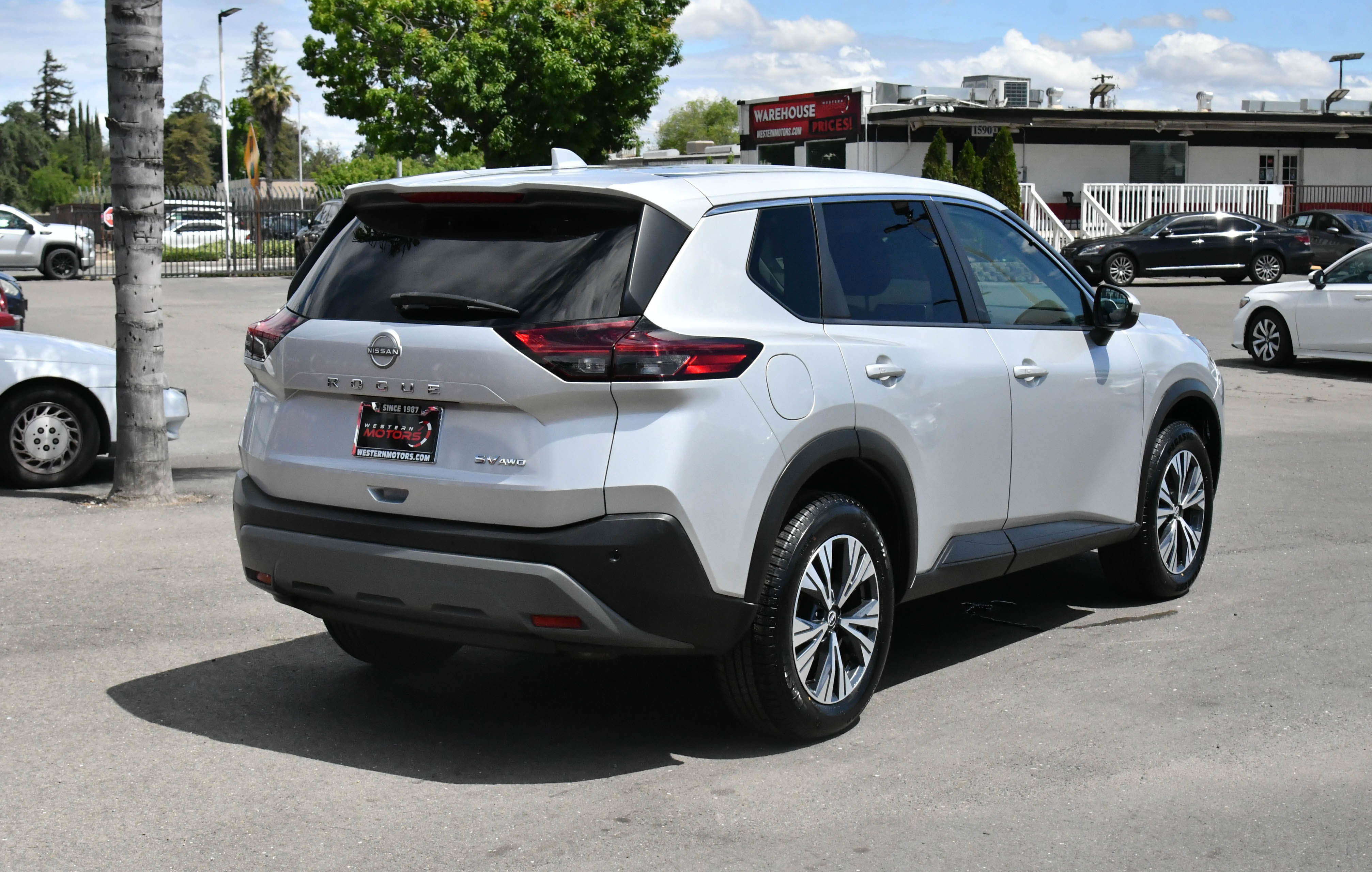 Used 2022 Nissan Rogue SV AWD/4WD image 8