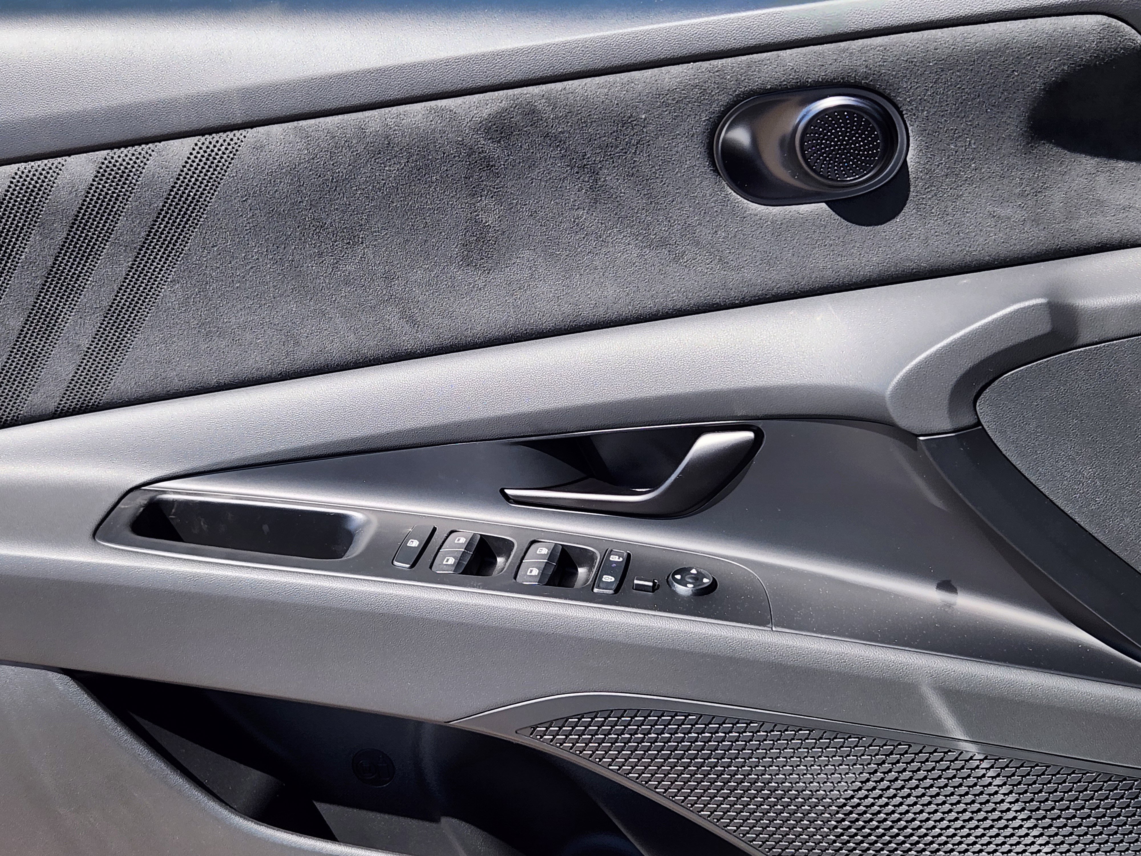 New 2025 Hyundai Elantra N image 7