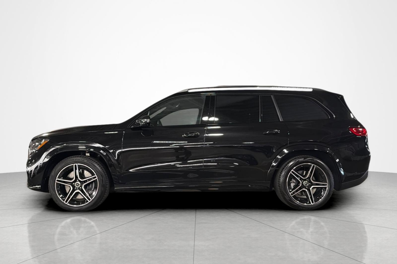 New 2027 Mercedes-Benz GLS 450 4MATIC image 2