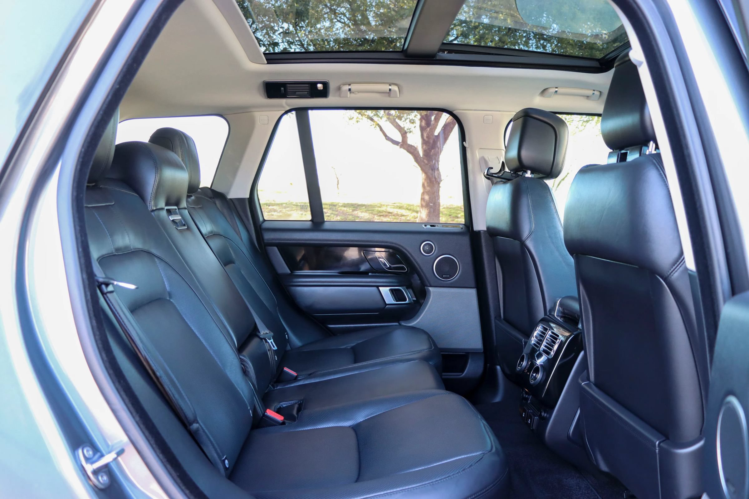 Used 2018 Land Rover Range Rover HSE AWD/4WD image 37