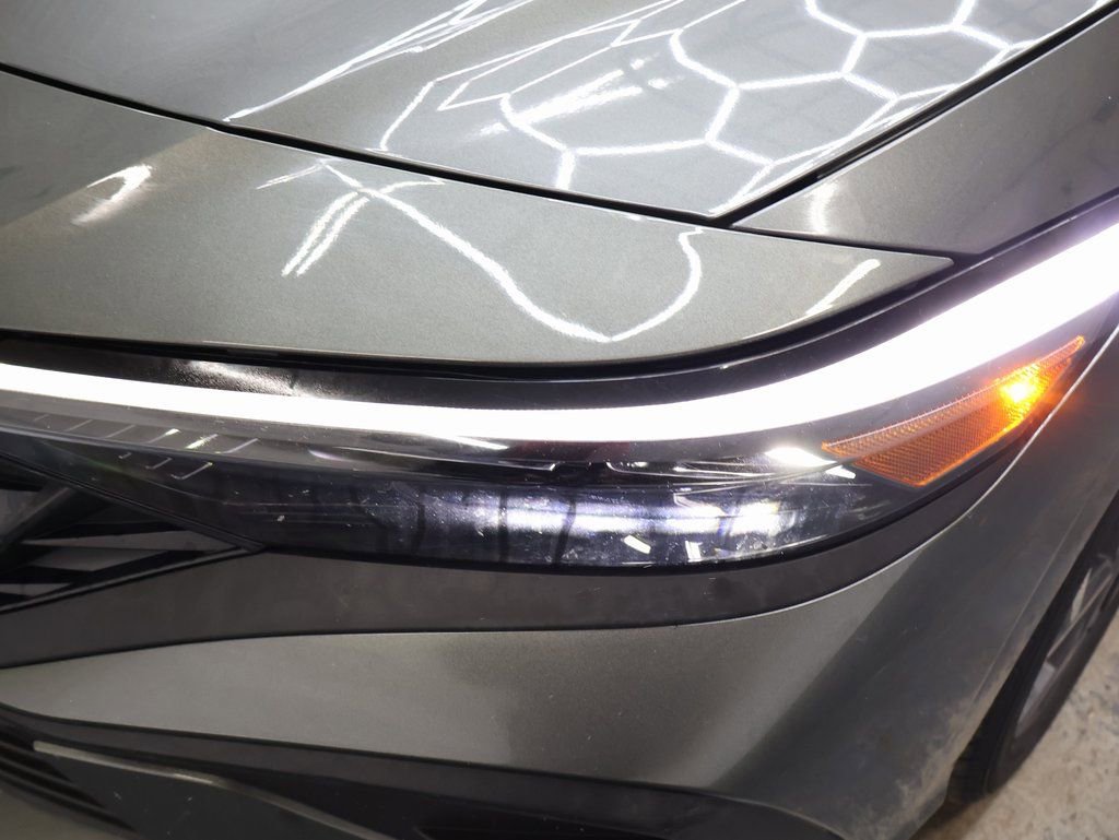 Used 2025 Hyundai Elantra Sport image 25