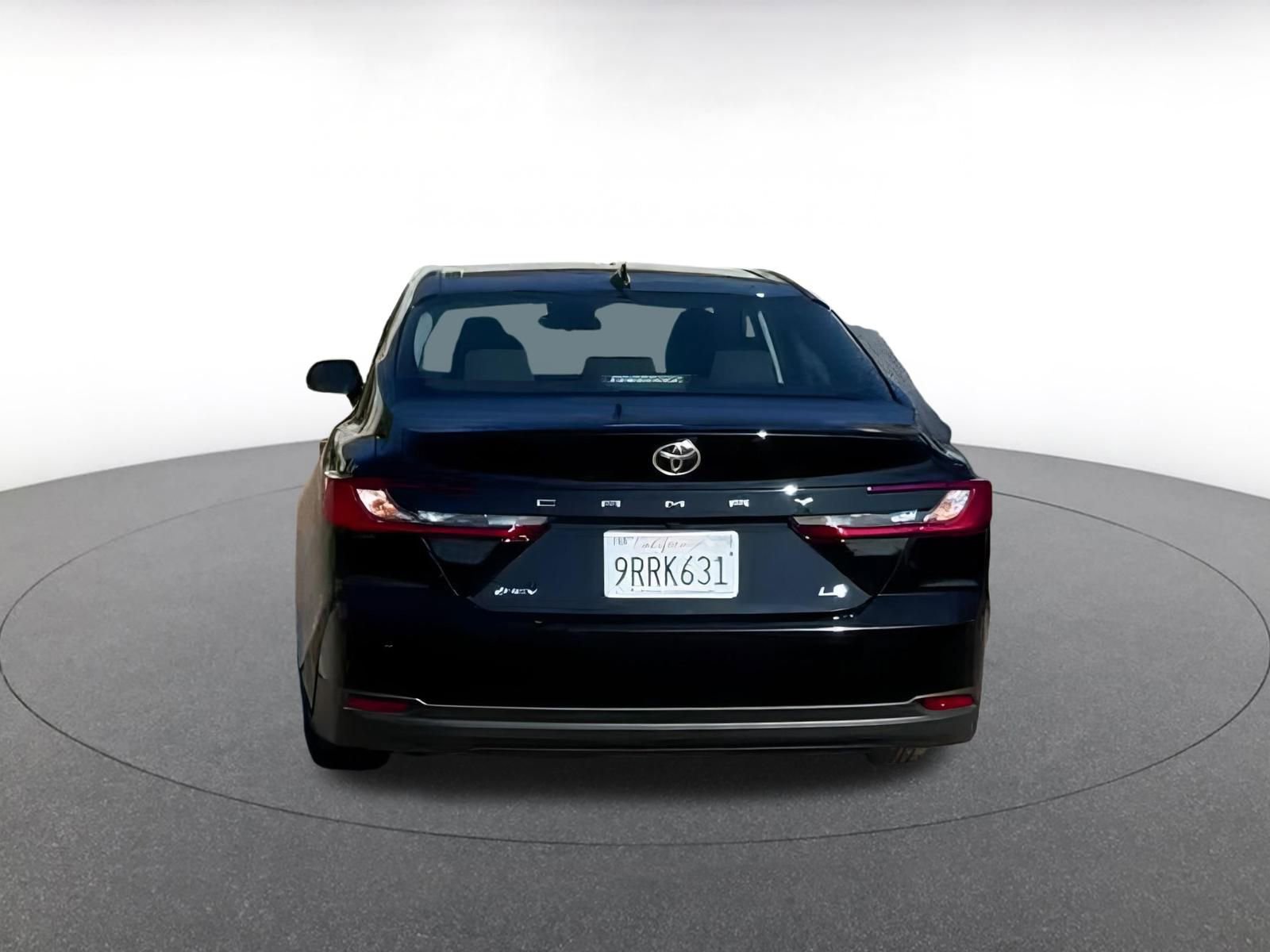 Used 2025 Toyota Camry LE image 10