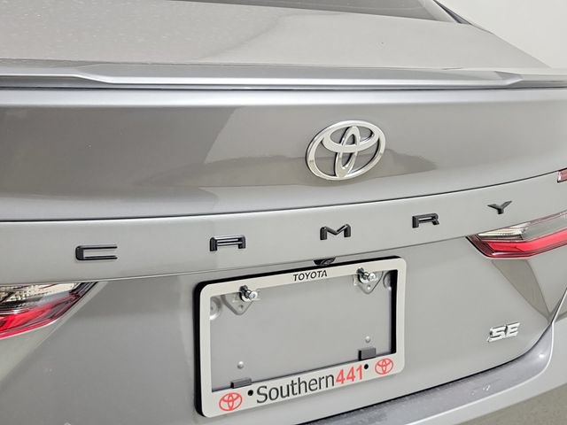 Used 2026 Toyota Camry SE w/ Convenience Package FWD image 9