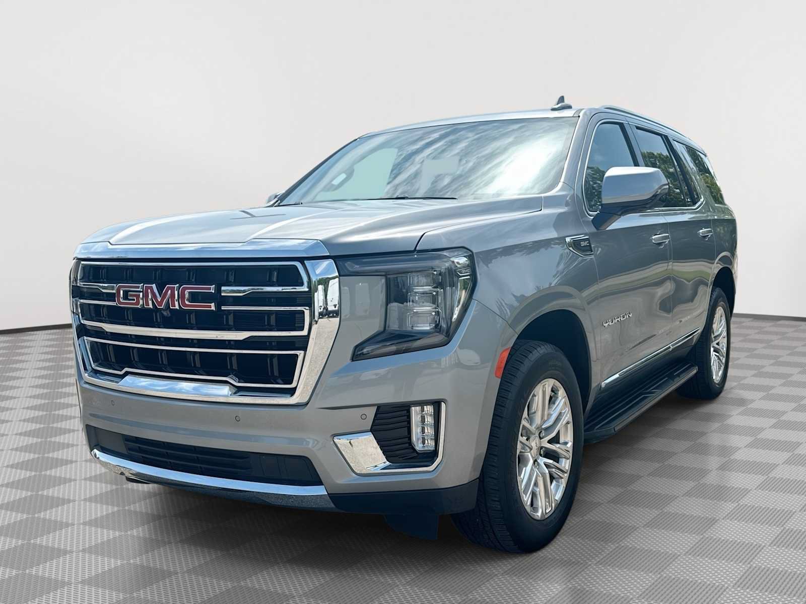 Used 2023 GMC Yukon SLT w/ SLT Luxury Package RWD image 1