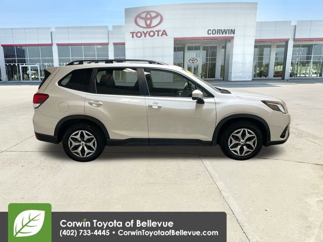 Used 2023 Subaru Forester Premium image 9