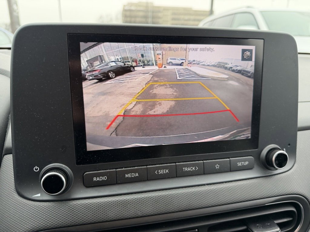 Used 2023 Hyundai Kona SE image 11