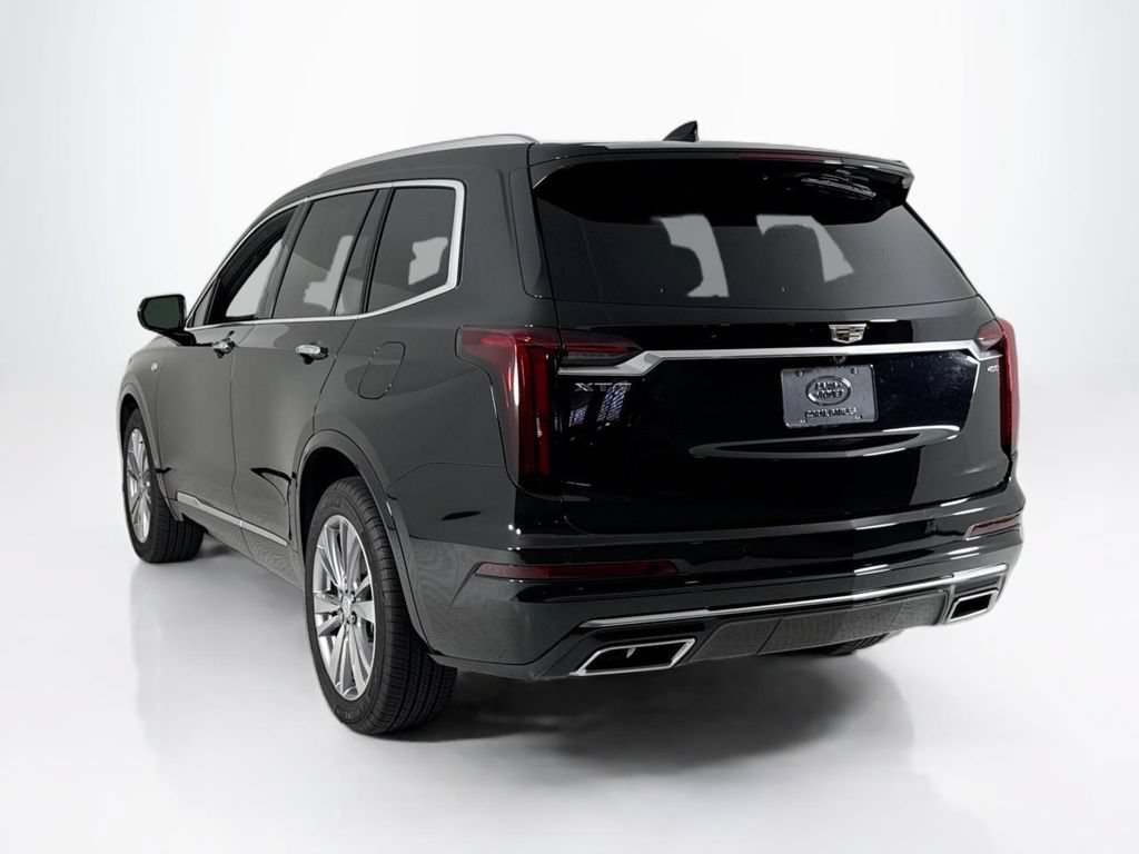 Used 2024 Cadillac XT6 Premium Luxury FWD image 3