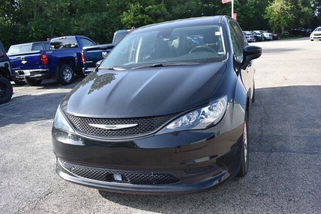 Used 2024 Chrysler Voyager LX FWD image 12