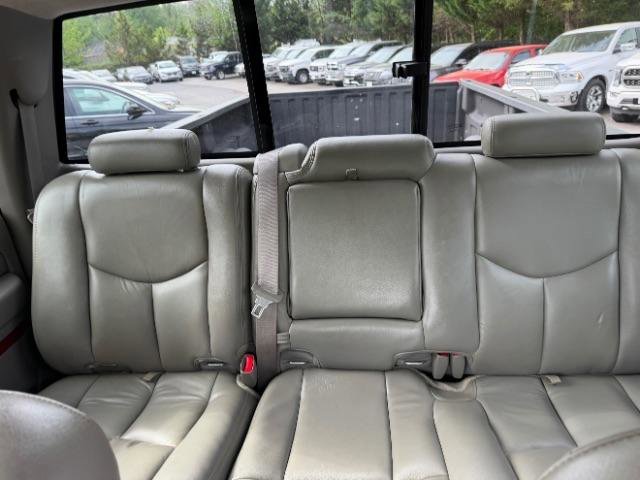 Used 2005 Chevrolet Silverado 3500 LT w/ Heavy-Duty Power Package image 30