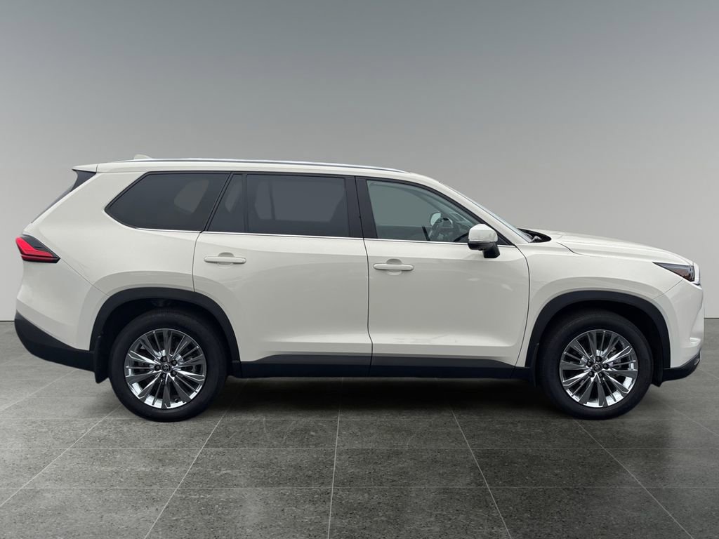 Used 2024 Toyota Grand Highlander Platinum image 8