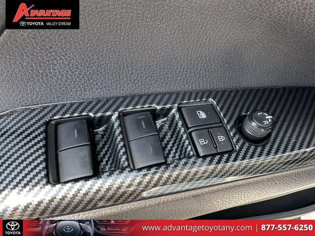 Used 2024 Toyota Camry SE w/ Cold Weather Package FWD image 20