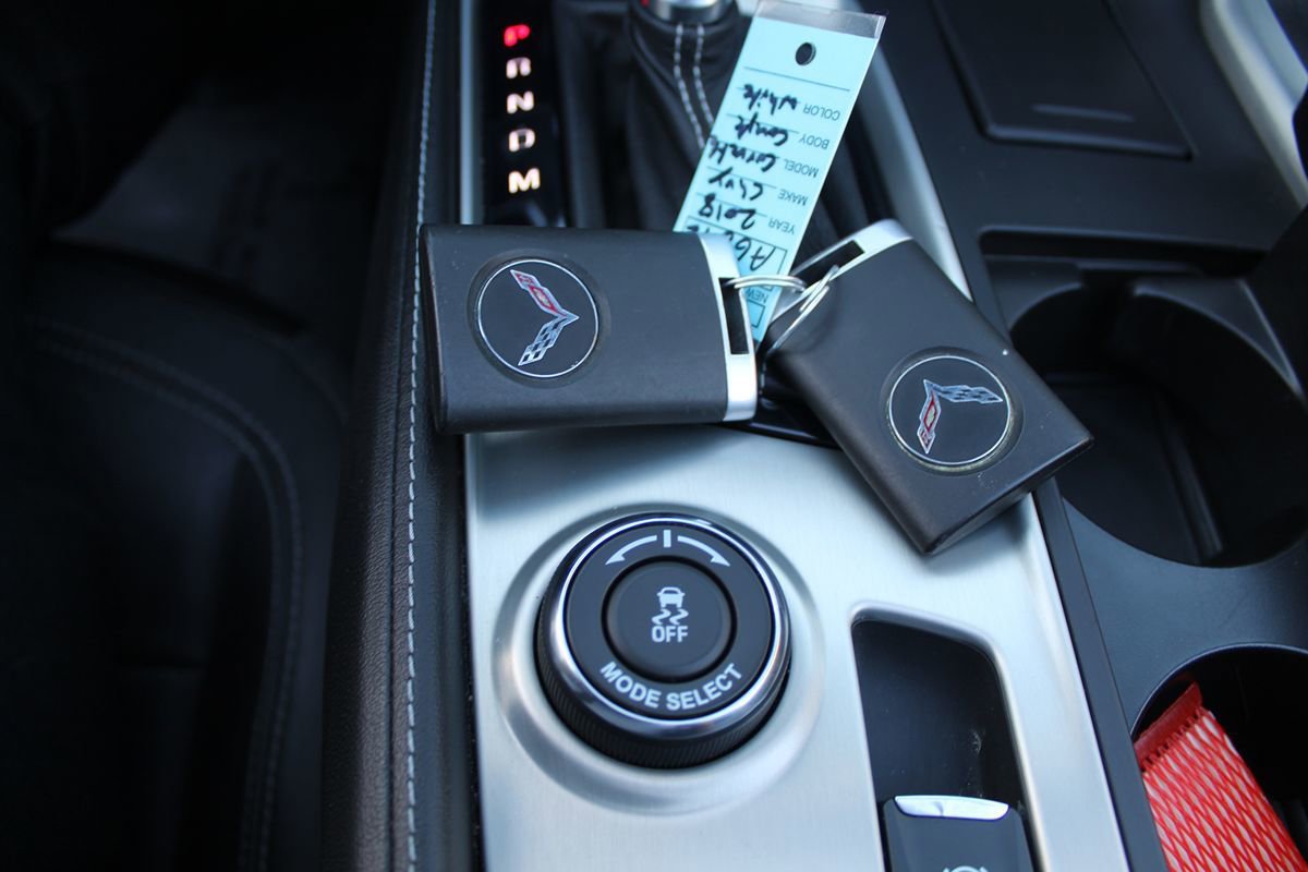 Used 2018 Chevrolet Corvette Stingray Coupe w/ 1LT RWD image 37