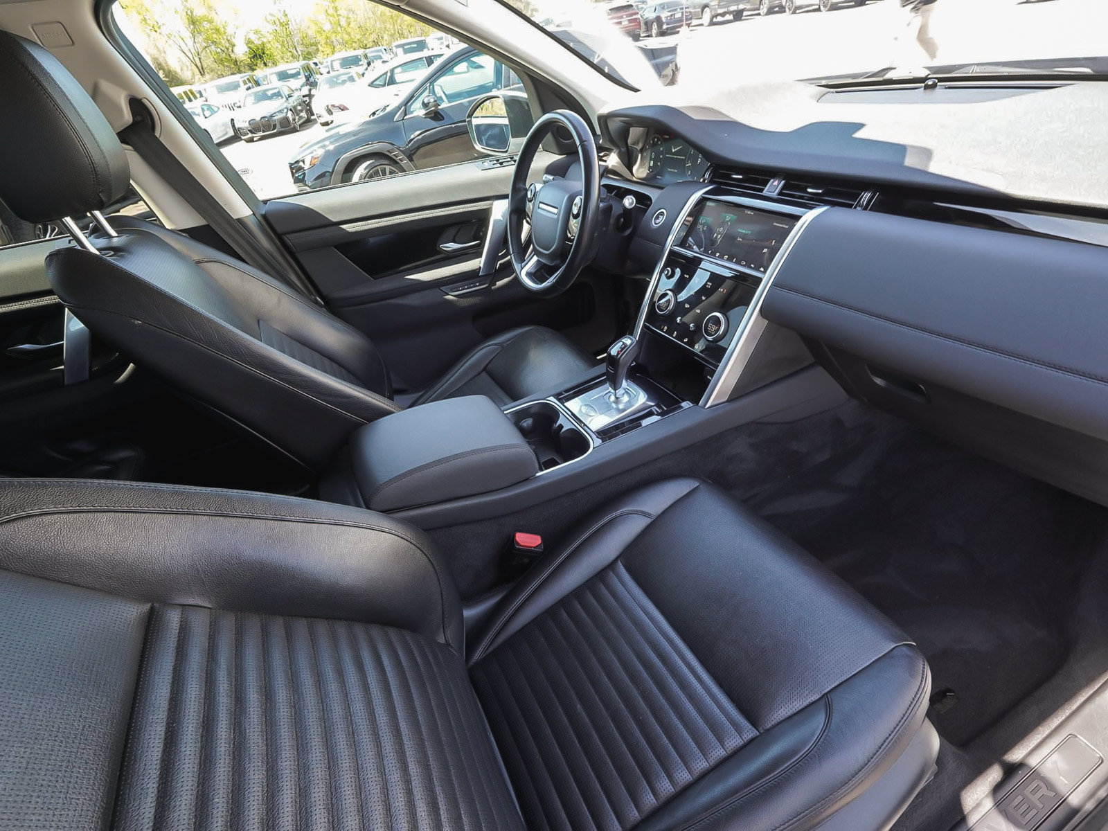 Used 2020 Land Rover Discovery Sport SE AWD/4WD image 39